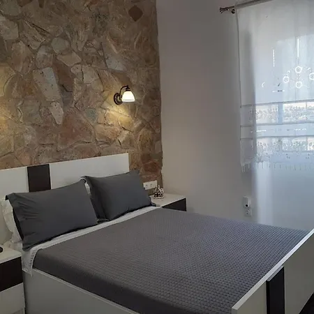 Eleni's Traditional House Triovasálos